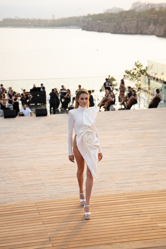 Moda, Tarih Ve Sanat�n Büyülü Bulu�mas� 